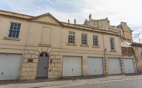Crescent Mews